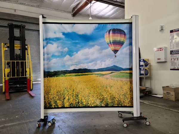Rolascreen with baloon background